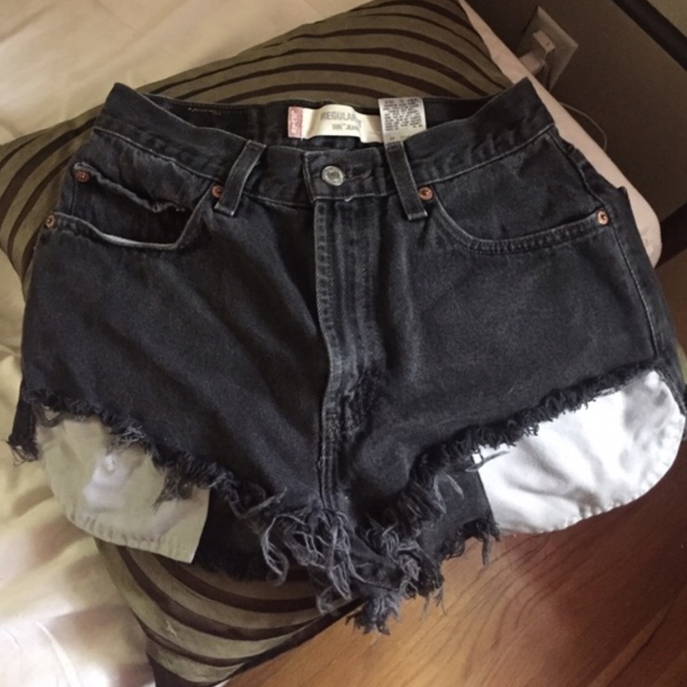 Levi highwaisted black jean shorts